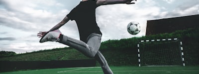 埃尔林·哈兰德肖像 - 挪威进球机器